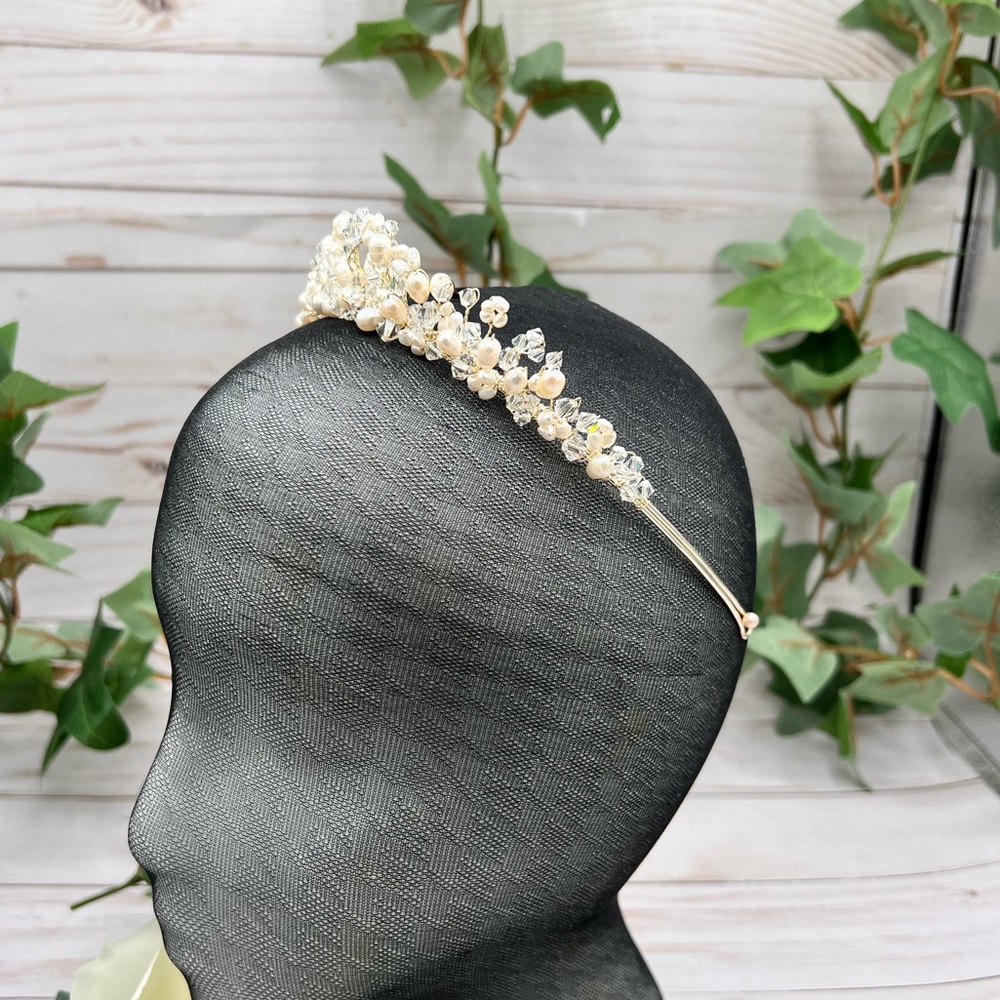 Pearls and Beads Tiara Bridal Headband - Picture 4 of 8